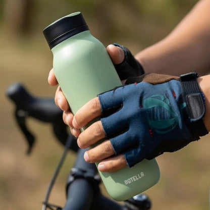 BOTELLA PRO – 900ml Multi-Functional Drink Bottle with Magnetic Phone Loop