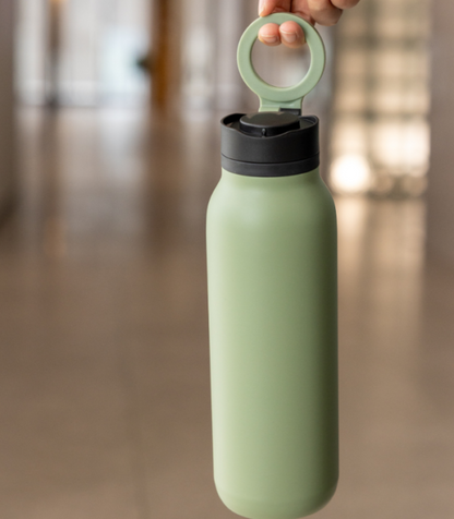 BOTELLA PRO – 900ml Multi-Functional Drink Bottle with Magnetic Phone Loop