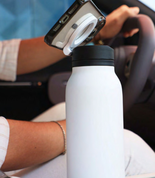 BOTELLA PRO – 900ml Multi-Functional Drink Bottle with Magnetic Phone Loop