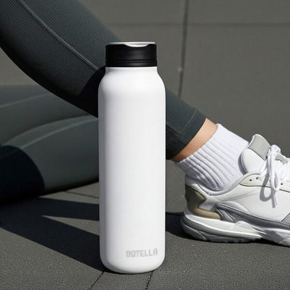 BOTELLA PRO – 900ml Multi-Functional Drink Bottle with Magnetic Phone Loop