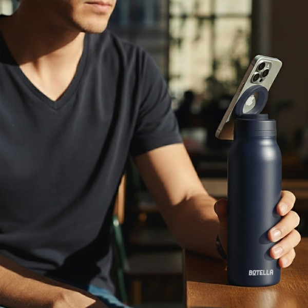 BOTELLA ULTRA 750ml Durable Eco-Friendly Stainless Steel Water Bottle with MagSafe Phone Holder & Wide Opening for Easy Cleaning